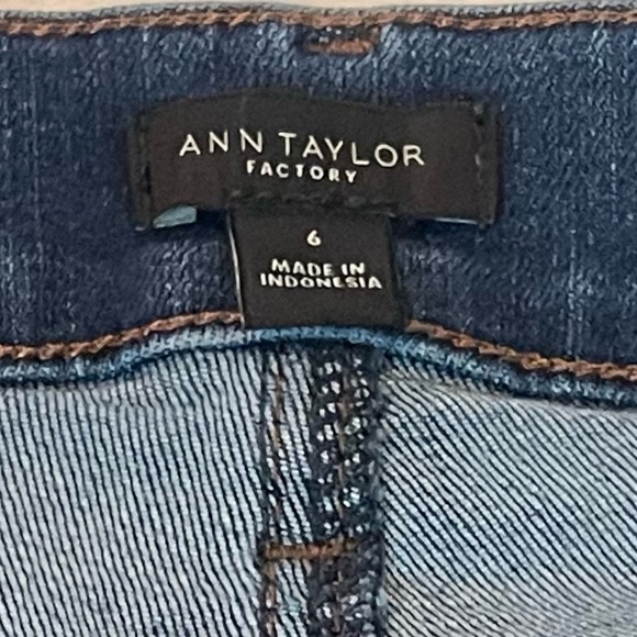 Ann Taylor Skinny Jeans Dark Wash Mid Rise Button Fly Solid Blue Stretchy Sz 6 - Picture 7 of 8